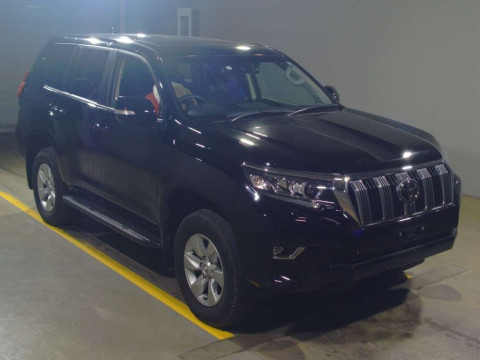 2022 Toyota Land Cruiser Prado TRJ150W[2]