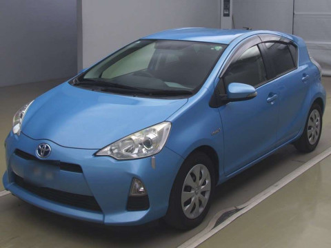 2013 Toyota Aqua NHP10[0]