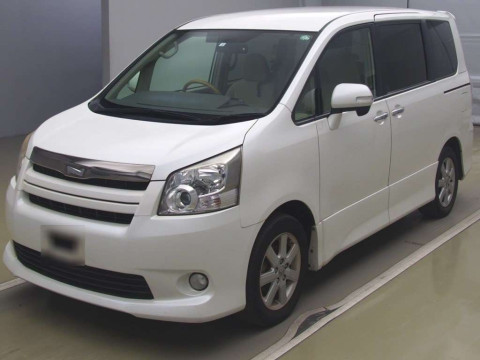 2010 Toyota Noah ZRR70W[0]