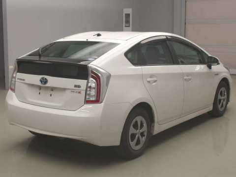 2015 Toyota Prius ZVW30[1]