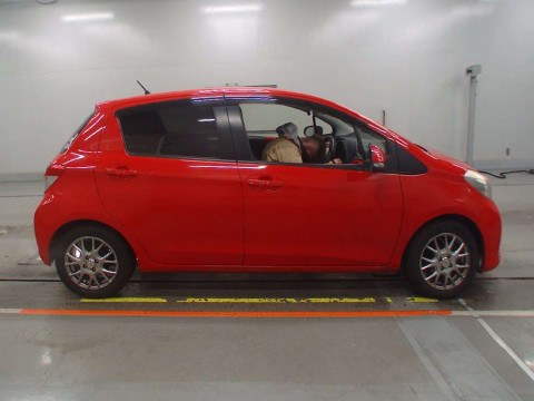 2012 Toyota Vitz NSP130[2]