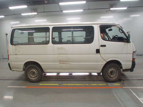 2004 Toyota Regiusace Van LH172V[2]