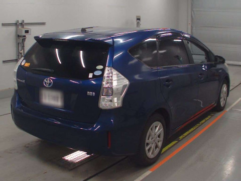 2012 Toyota Prius alpha ZVW41W[1]