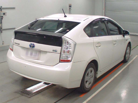 2010 Toyota Prius ZVW30[1]