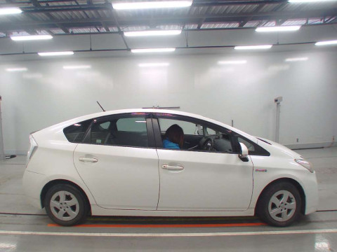 2010 Toyota Prius ZVW30[2]