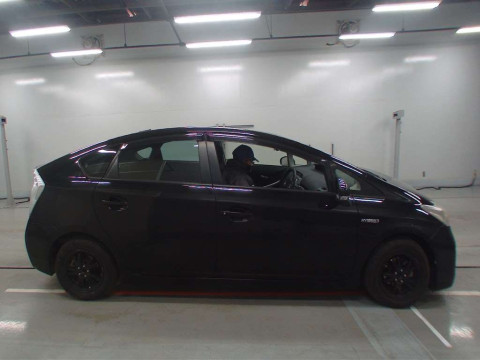 2012 Toyota Prius ZVW30[2]