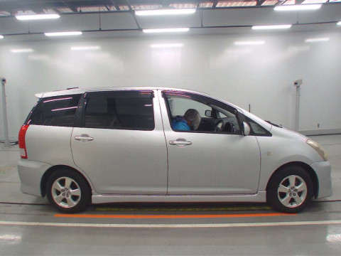 2006 Toyota Wish ZNE10G[2]