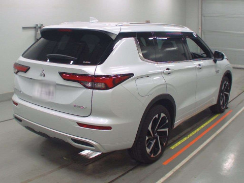 2022 Mitsubishi Outlander PHEV GN0W[1]