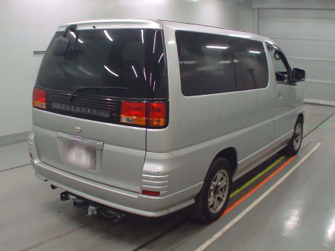 2001 Nissan Elgrand APWE50[1]