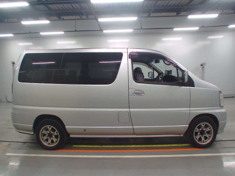 2001 Nissan Elgrand APWE50[2]