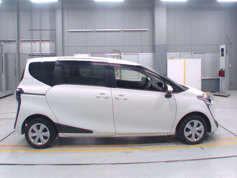 2019 Toyota Sienta NSP170G[2]