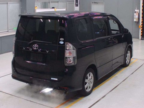 2009 Toyota Voxy ZRR70W[1]