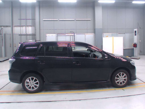 2010 Toyota Corolla Fielder ZRE144G[2]