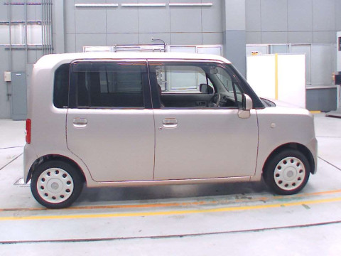 2011 Daihatsu Move Conte L575S[2]