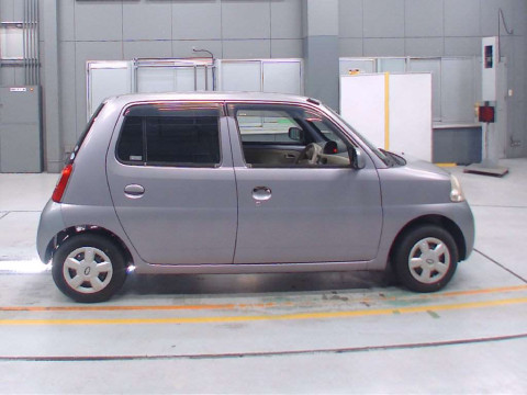 2006 Daihatsu Esse L235S[2]