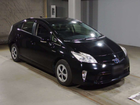 2015 Toyota Prius ZVW30[2]