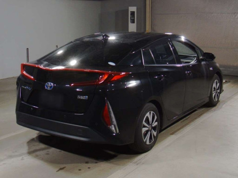 2018 Toyota Prius PHV ZVW52[1]