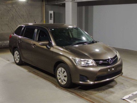 2013 Toyota Corolla Fielder NZE161G[2]