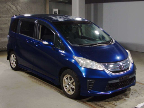 2011 Honda Freed hybrid GP3[2]