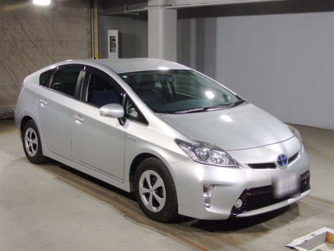 2013 Toyota Prius ZVW30[2]