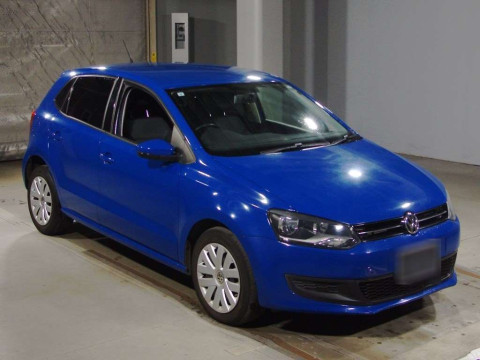 2013 Volkswagen Polo 6RCBZ[2]