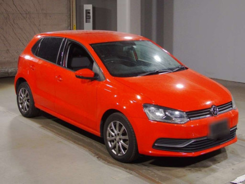 2015 Volkswagen Polo 6RCJZ[2]