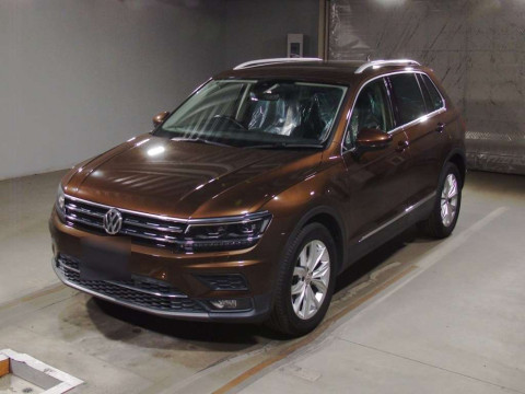 2017 Volkswagen Tiguan 5NCZE[0]