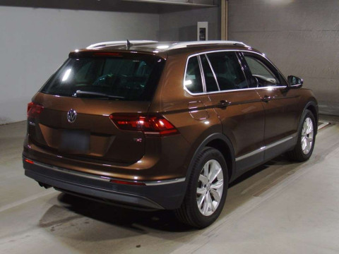 2017 Volkswagen Tiguan 5NCZE[1]