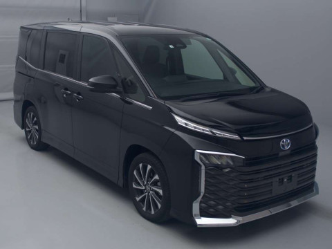 2022 Toyota Voxy ZWR90W[2]