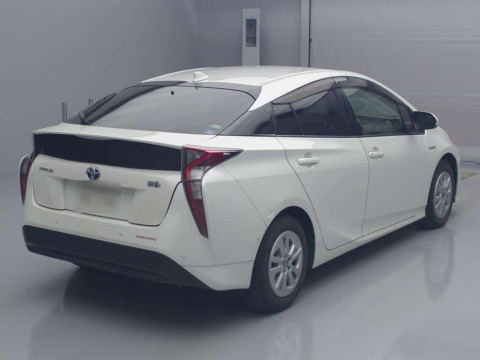 2018 Toyota Prius ZVW50[1]