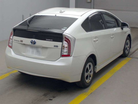 2015 Toyota Prius ZVW30[1]