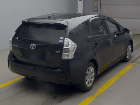 2012 Toyota Prius alpha ZVW41W[1]