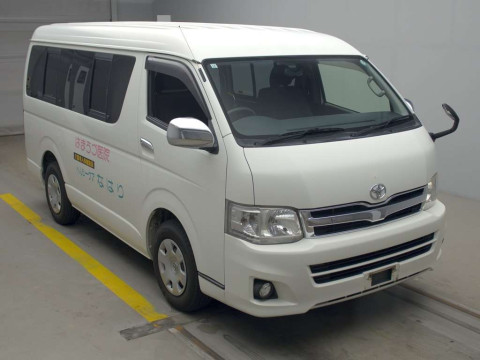 2013 Toyota Hiace Wagon TRH214W[2]