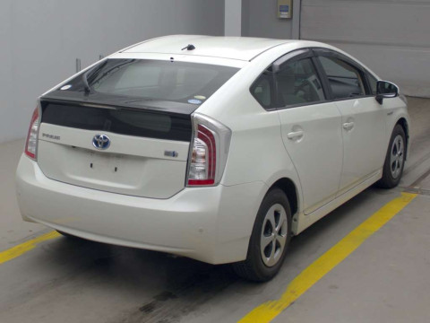 2012 Toyota Prius ZVW30[1]