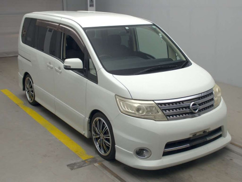 2010 Nissan Serena CC25[2]