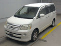 2005 Toyota Noah