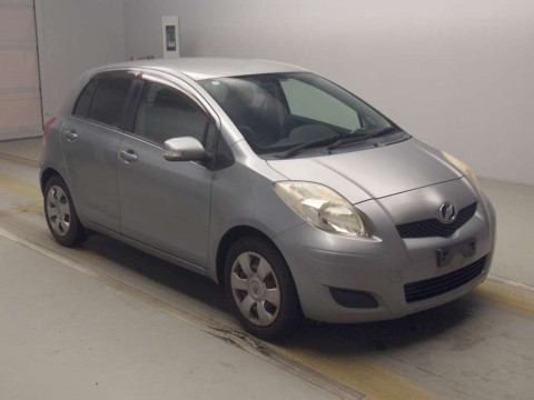 2007 Toyota Vitz SCP90[2]