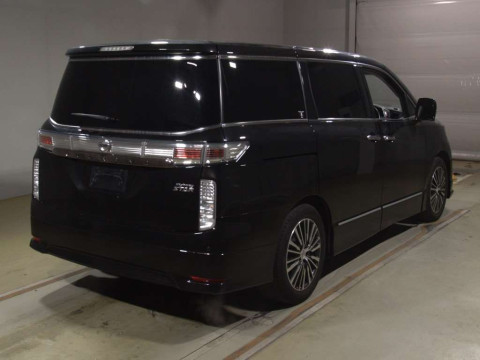 2016 Nissan Elgrand TE52[1]