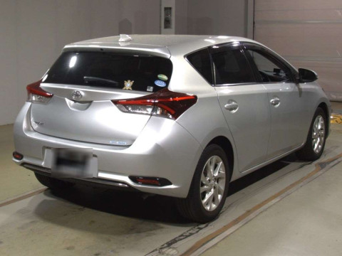 2015 Toyota Auris NZE181H[1]