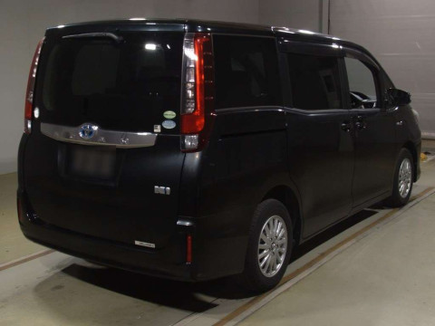 2014 Toyota Noah ZWR80G[1]