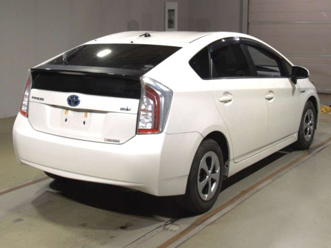 2013 Toyota Prius ZVW30[1]