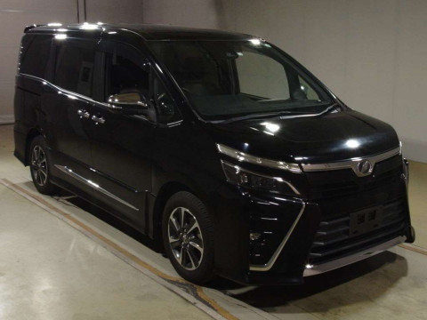 2018 Toyota Voxy ZRR80W[2]