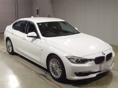 2012 BMW 3 Series 3B20[2]