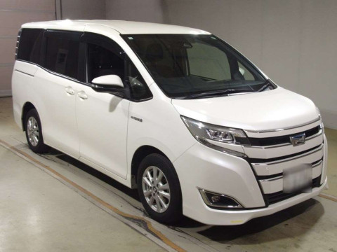 2018 Toyota Noah ZWR80G[2]