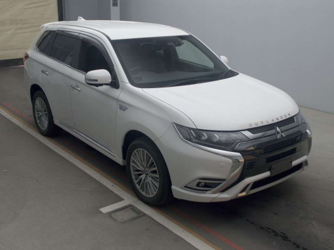 2018 Mitsubishi Outlander PHEV GG3W[2]