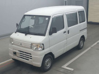 2013 Mitsubishi Minicab Van