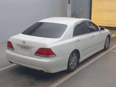 2005 Toyota Crown GRS180[1]