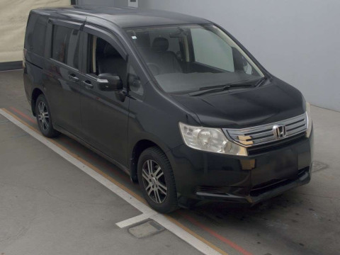 2010 Honda Step WGN RK2[2]