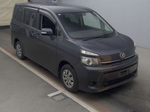 2012 Toyota Voxy ZRR70G[2]