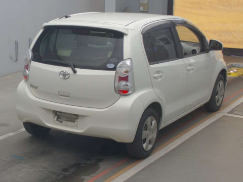 2011 Toyota Passo KGC30[1]